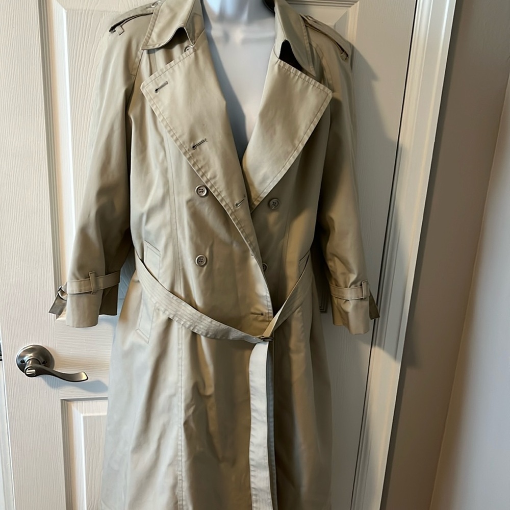 Vintage* pristine condition London fog Trench Coat  small size 6 petite